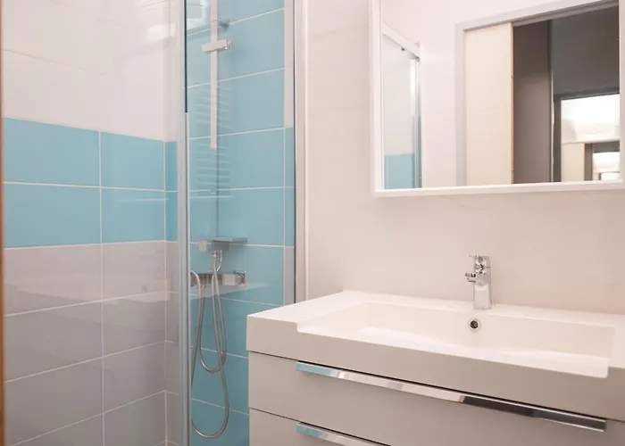 Maison épure - Maison Mitoyenne Avec Jardin *